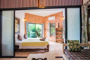 4 habitaciones, tabla de planchar con plancha y acceso a internet