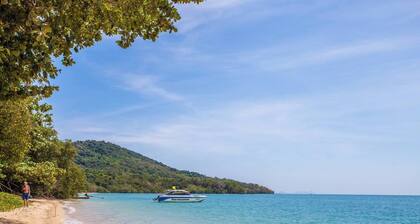 House 4 people sea view 100 m from the beach