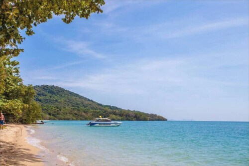 Jaccuzi House 5 pl 200 m from a beautiful beach