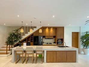 Microwave, oven, stovetop, dishwasher