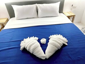 2 bedrooms, iron/ironing board, internet, bed sheets - 2 bedrooms 400 m from the beach (Tambon Nong Thale)