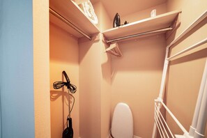 アイロン / アイロン台、WiFi (無料)