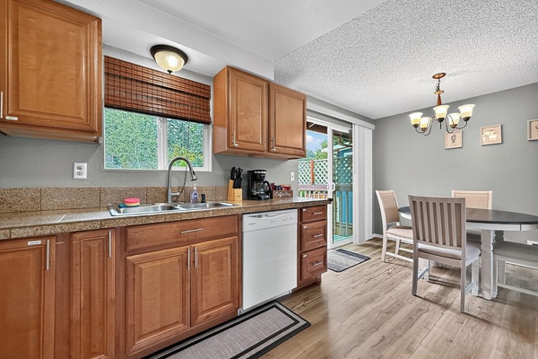 Microondas, horno, placa de cocina, lavavajillas