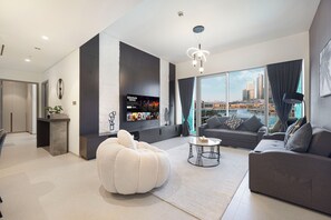 Luxury Apartment, 2 Bedrooms, Private Pool, Lake View | Living room