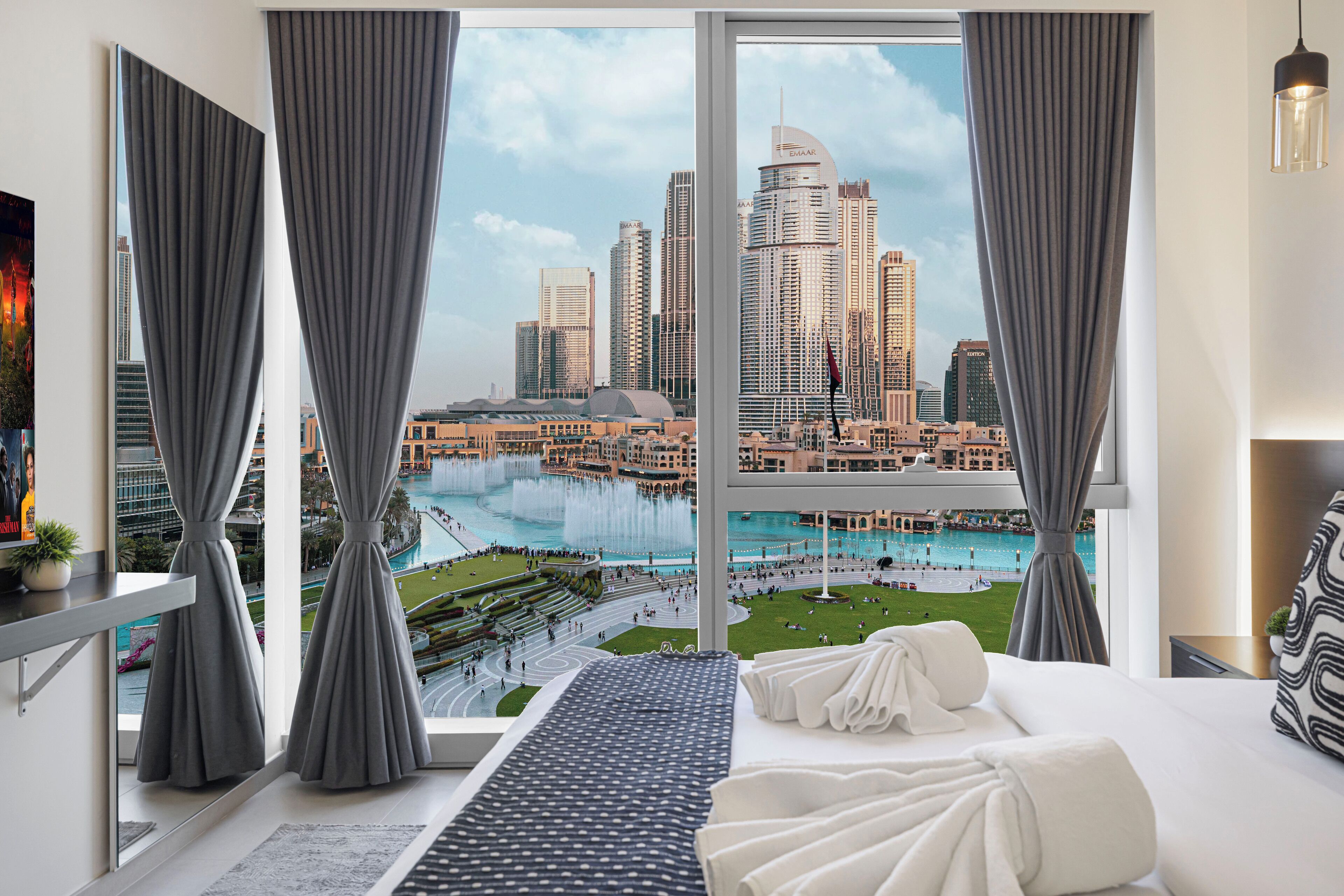 Luxury-Apartment, 2 Schlafzimmer, eigener Pool, Seeblick | Bettwäsche aus ägyptischer Baumwolle, hochwertige Bettwaren