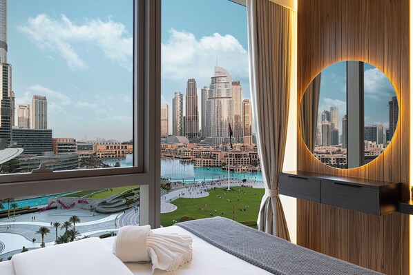 Luxury Apartment, 2 Bedrooms, Private Pool, Lake View