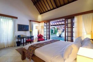 6 bedrooms, in-room safe, WiFi, bed sheets