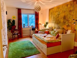 Interior - Room 'Sternenzimmer' with Wi-Fi (KASSEL)