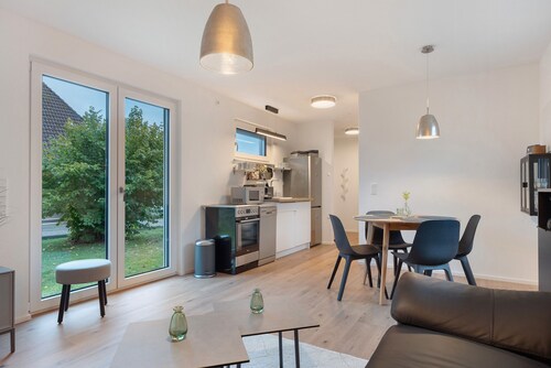 Holiday Home 'Accommodation for Trade Fairs and Leisure' with Private Garden