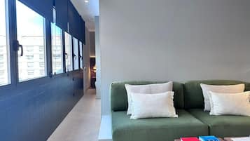 Comfort Apartment, 2 Bedrooms, City View | Living area