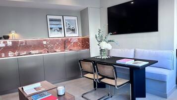 Comfort Apartment, 2 Bedrooms, City View | Private kitchen | Microwave, stovetop, dishwasher, cookware/dishes/utensils