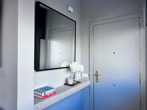 Departamento Confort, 2 habitaciones, vista a la ciudad | Área de sala de estar