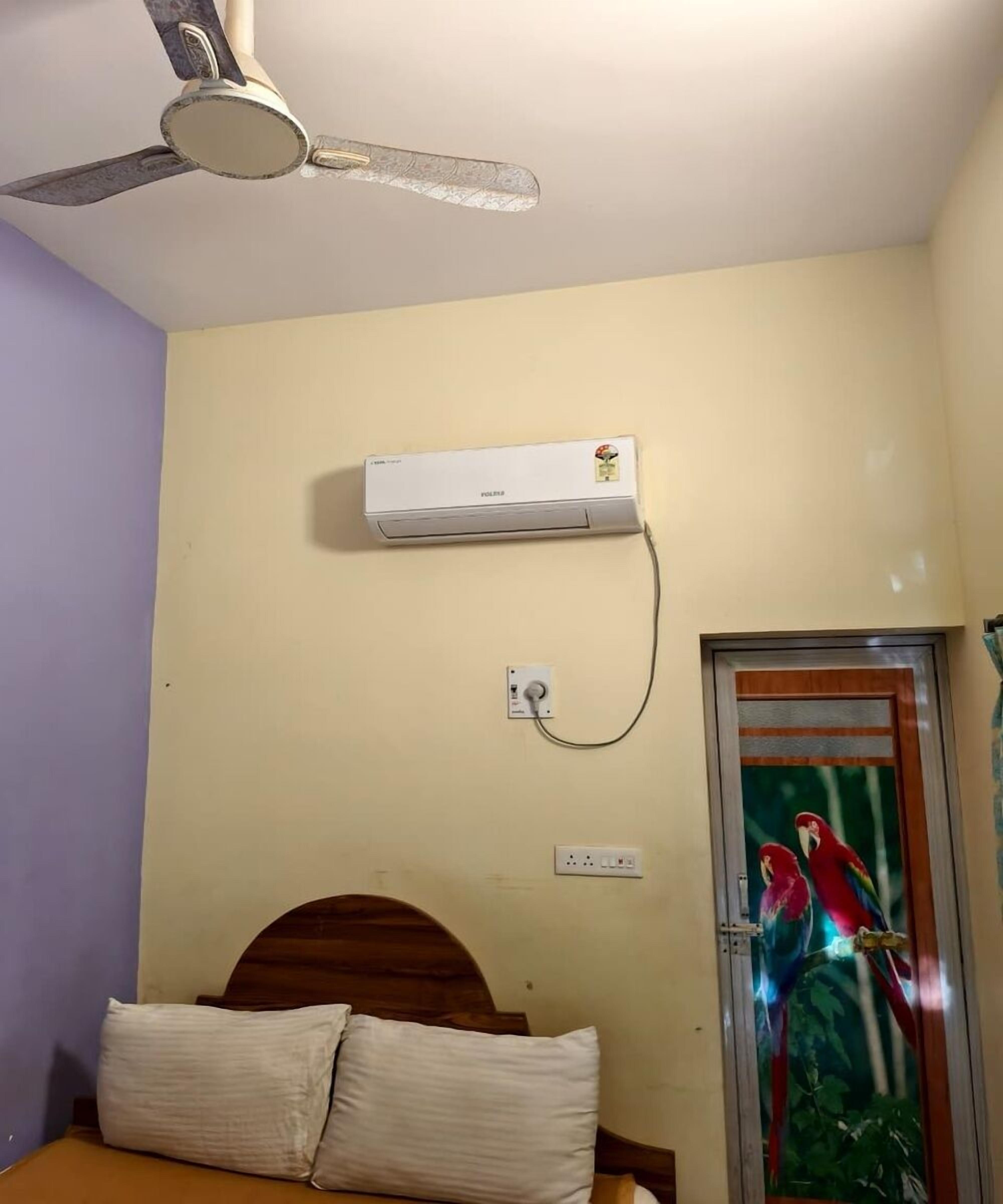 Deluxe Apartment | Desk, free WiFi, bed sheets