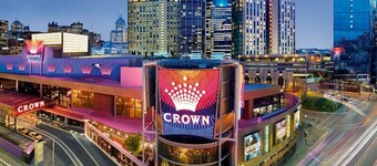 A Cozy & Comfy 2BR Apt Near Crown & Southern Cross