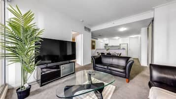 Apartment (2 Bedrooms) | Front of property