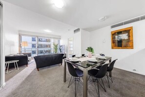 Apartment (2 Bedrooms) | Interior - A Comfy 2BR Apt Right Next to Darling Harbour (Sydney)
