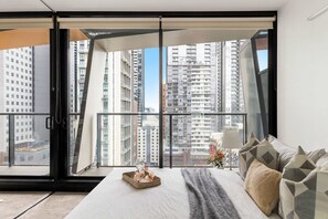 Interior - Cozy 2BR Apt, Steps From Melb Central With Parking (Melbourne)