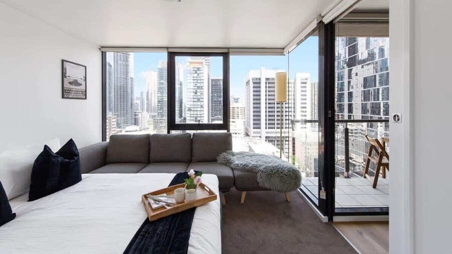 A 3BR Apt Next to Southern Cross, Free Parking