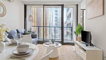 Apartment (2 Bedrooms) | Front of property