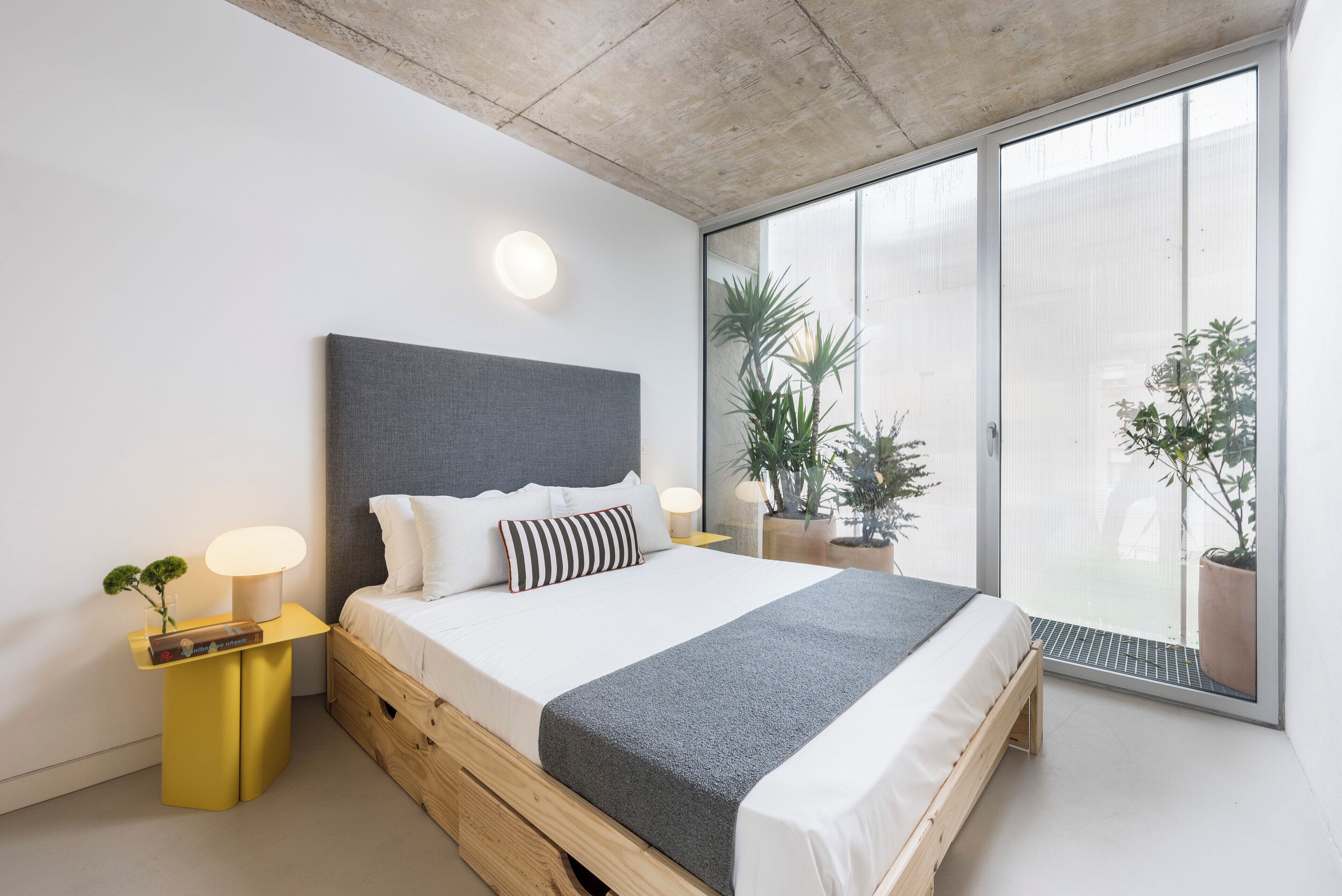 Monolocale comfort, balcone, vista città | Postazione laptop, tende oscuranti, insonorizzazione, Wi-Fi gratuito