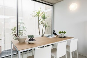 Familie appartement, terras, uitzicht op de stad | Dineren