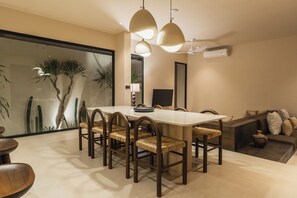 Deluxe Villa, 2 Bedrooms, Private Pool, Pool View | Dining room