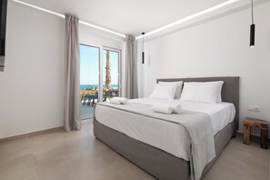 3 bedrooms, in-room safe, desk, iron/ironing board - Luxury modern 6-person villa with infinity pool and spectacular sea views (Gennadi)