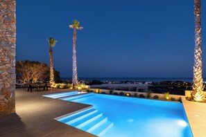 Outdoor pool - Luxury modern 6-person villa with infinity pool and spectacular sea views (Gennadi)