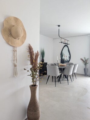 Dining - Luxury modern 6-person villa with infinity pool and spectacular sea views (Gennadi)