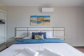 7 bedrooms, iron/ironing board, free WiFi, bed sheets