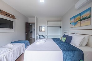 7 bedrooms, iron/ironing board, free WiFi, bed sheets - Luxury house with pool, jacuzzi and 7 bedrooms in Porto Seguro for families (Porto Seguro)