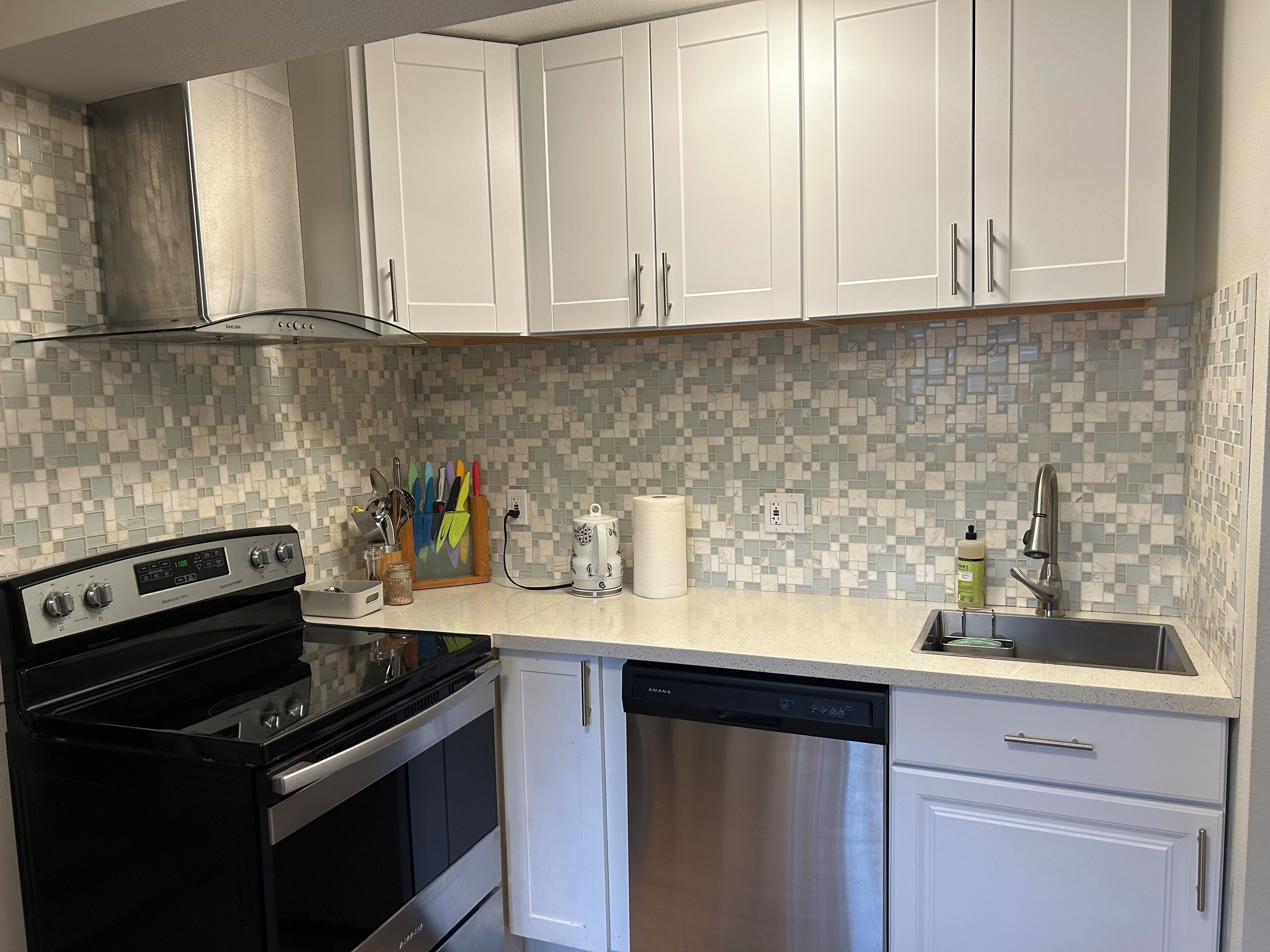 Mikroaaltouuni, uuni, liesi, astianpesukone