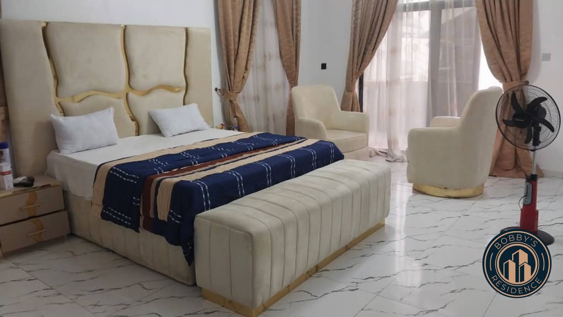 5 bedrooms, iron/ironing board, WiFi, bed sheets