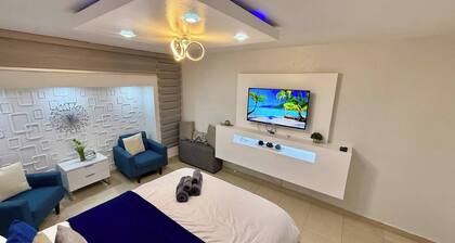 Isla Verde Beachfront Retreat With Parking