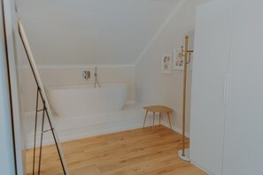 Suite, Balcony, Courtyard View | Bathroom - Haggn&Co (Neukirchen)