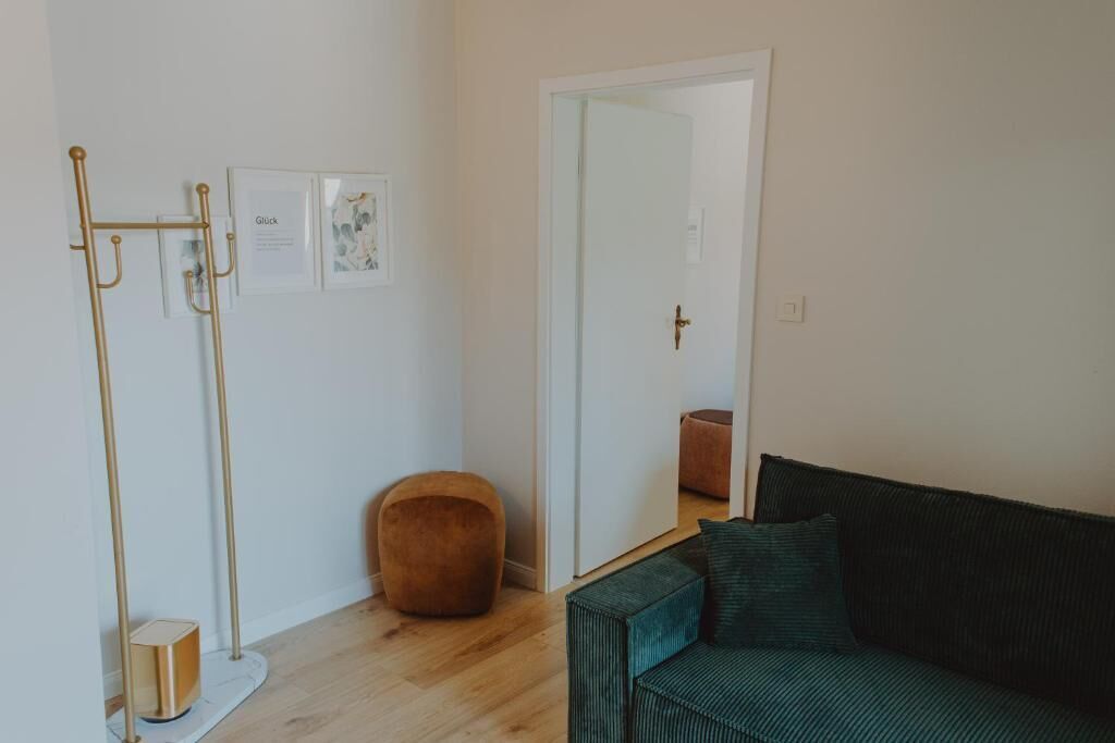 Familienzimmer, Balkon, Blick auf den Innenhof | Wohnbereich