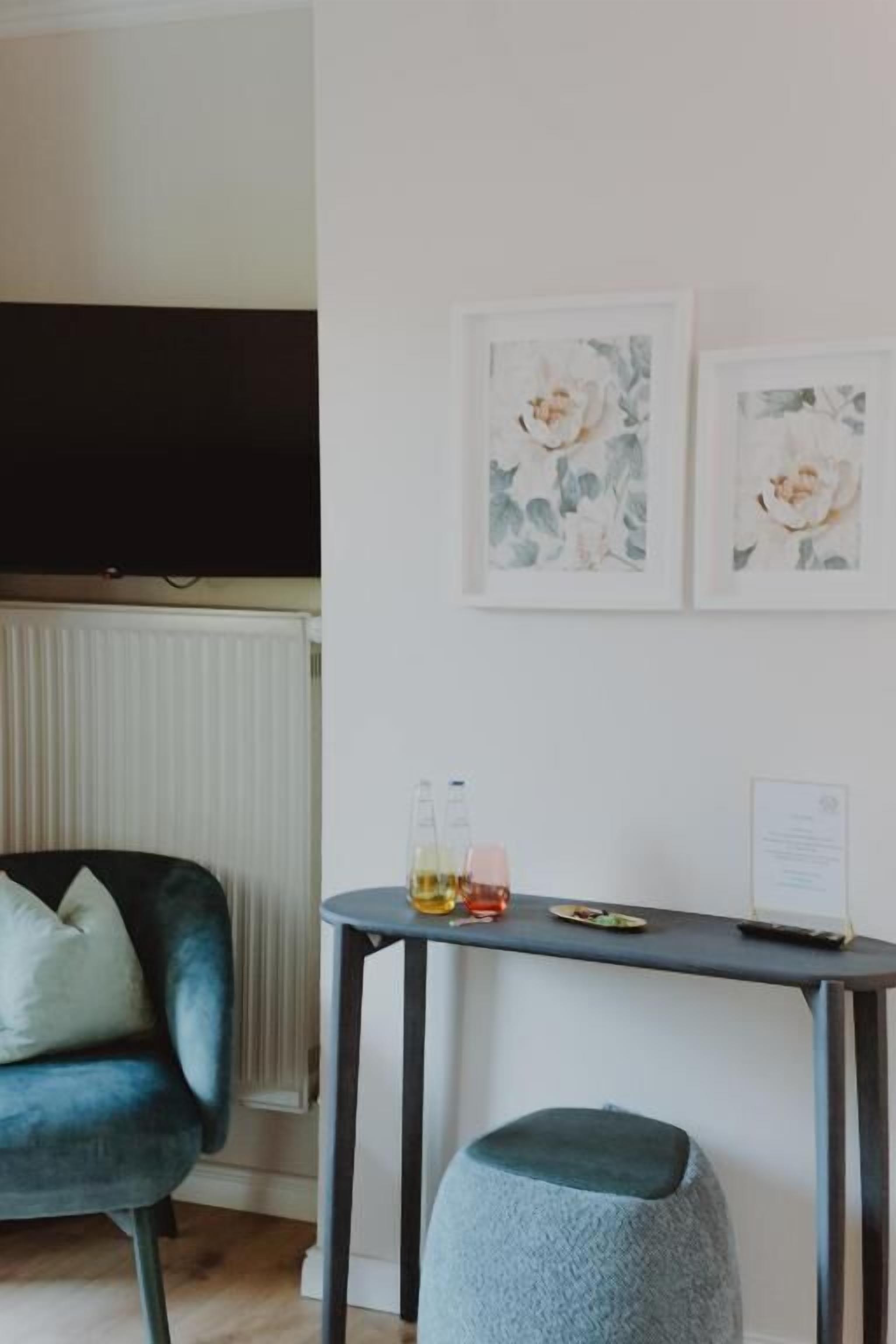 Familienzimmer, Balkon, Blick auf den Innenhof | Wohnbereich