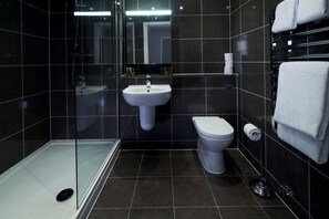 Comfort Apartment, 2 Bedrooms, Private Bathroom, City View | Bathroom