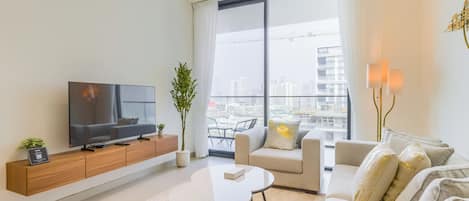 Deluxe Apartment, Balcony, City View | Living area
