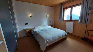 4 dormitorios, tabla de planchar con plancha, wifi