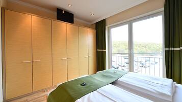 2 Schlafzimmer, Zimmersafe, Schreibtisch, kostenloses WLAN