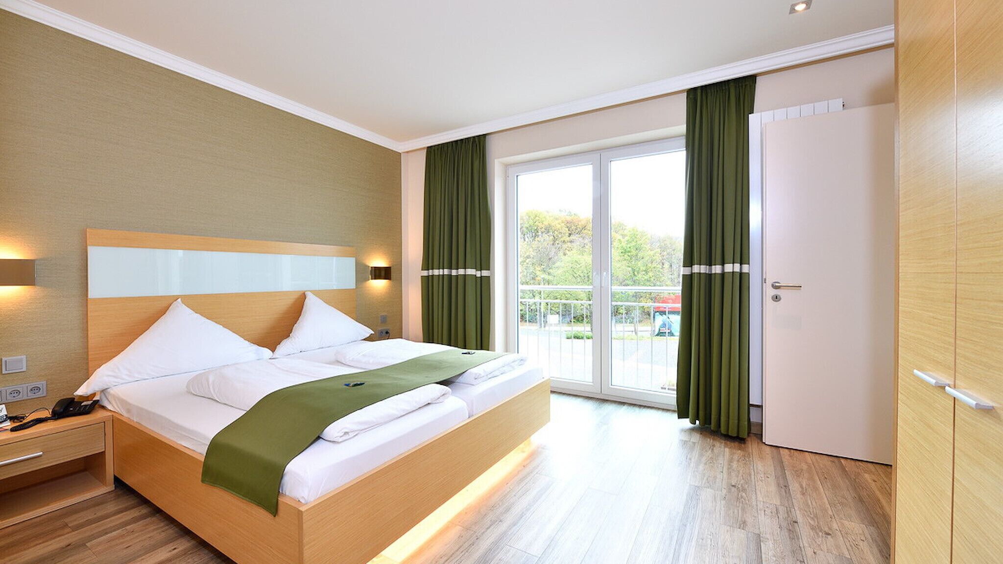 1 bedroom, in-room safe, desk, free WiFi