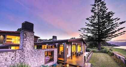 Tata Beach Front Retreat - Golden Bay at its finest