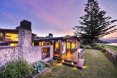 Tata Beach Front Retreat - Golden Bay at its finest