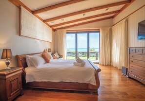 4 chambres, fer et planche à repasser, Wi-Fi, draps fournis