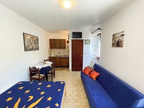 Interior - Studio Nadica (Šmrika)