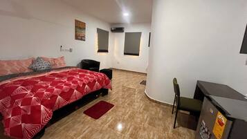 1 bedroom, internet, bed sheets