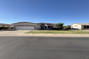 Exterior - Active Adult Escape in Trilogy – Golf, Fitness, Pools & More! (Gilbert)