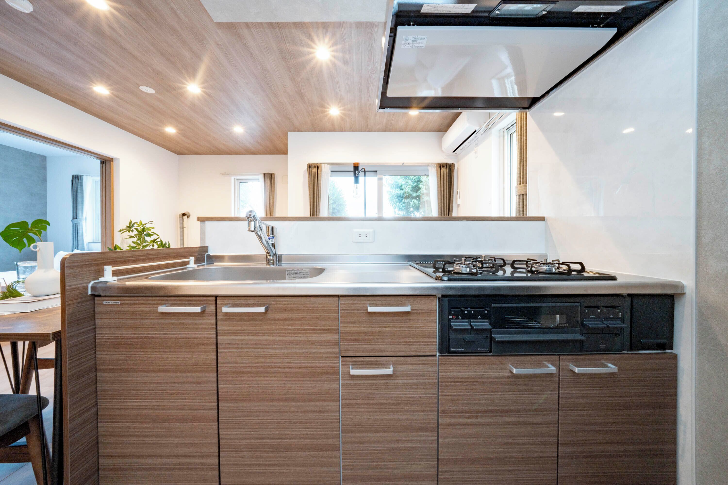 Refrigerador, microondas y periquera 