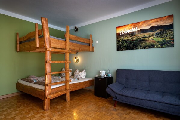 1 Schlafzimmer, Schreibtisch, WLAN, Bettwäsche